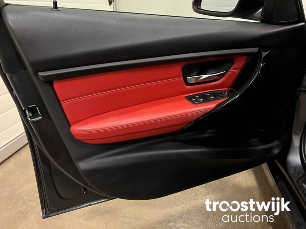 BMW 320i Executive Sportline 3-serie Auto