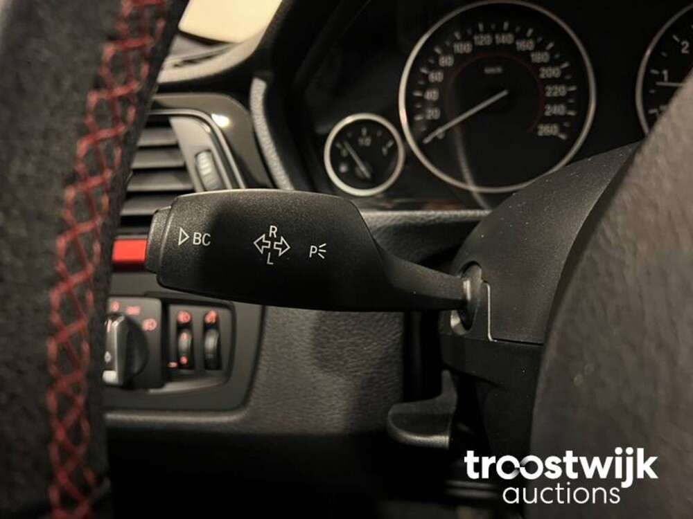 BMW 320i Executive Sportline 3-serie Auto