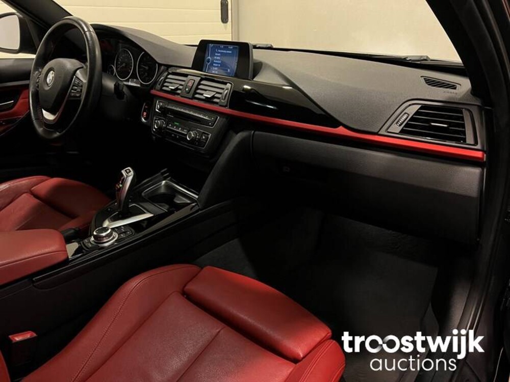 BMW 320i Executive Sportline 3-serie Auto