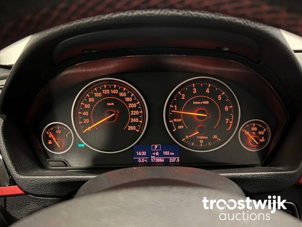 BMW 320i Executive Sportline 3-serie Auto