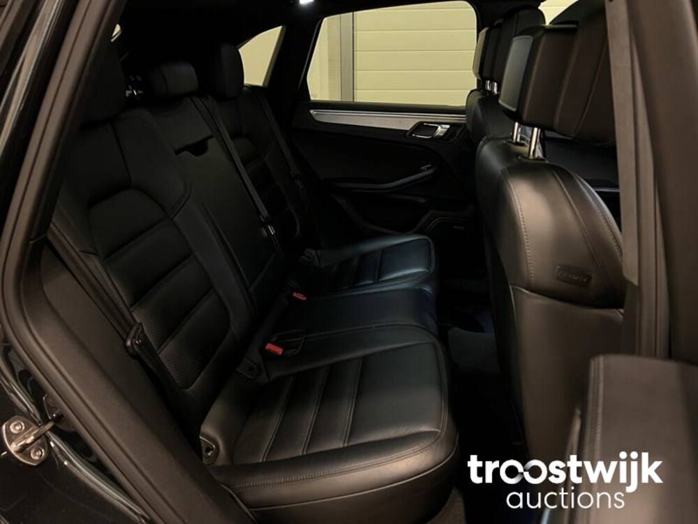 Porsche Macan Turbo 3.6 V6 Auto