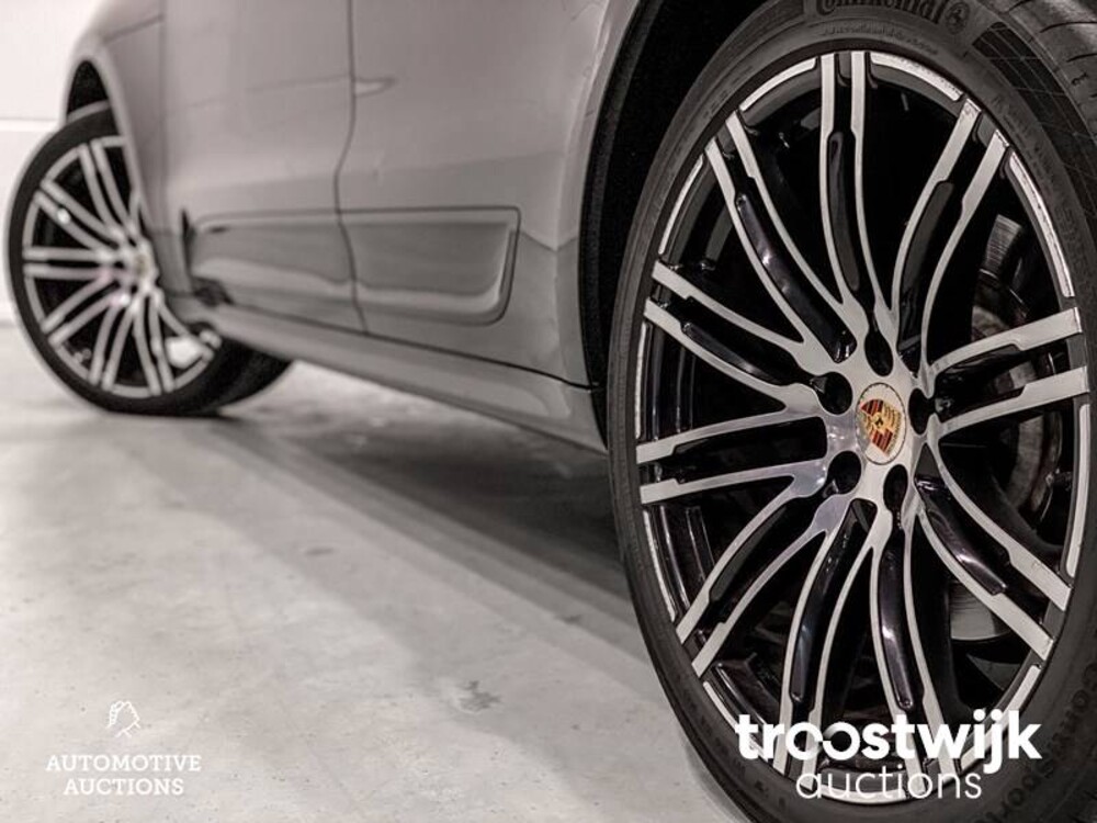 Porsche Macan Turbo 3.6 V6 Auto