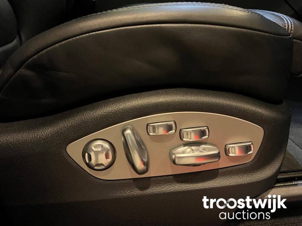 Porsche Macan Turbo 3.6 V6 Auto