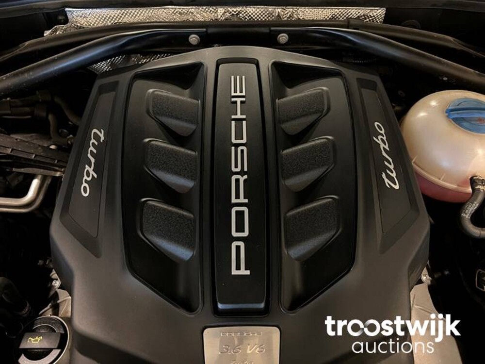 Porsche Macan Turbo 3.6 V6 Auto