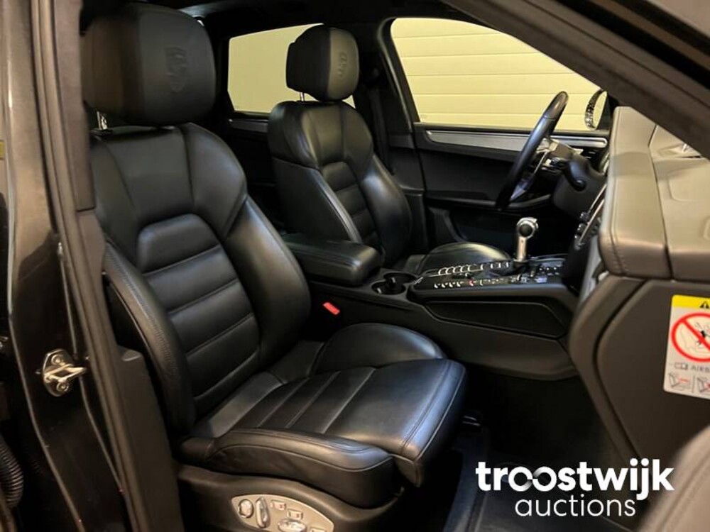 Porsche Macan Turbo 3.6 V6 Auto
