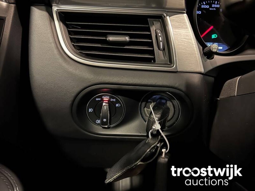 Porsche Macan Turbo 3.6 V6 Auto