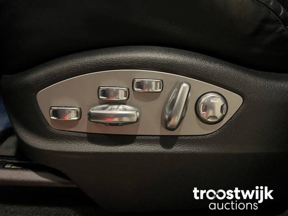 Porsche Macan Turbo 3.6 V6 Auto