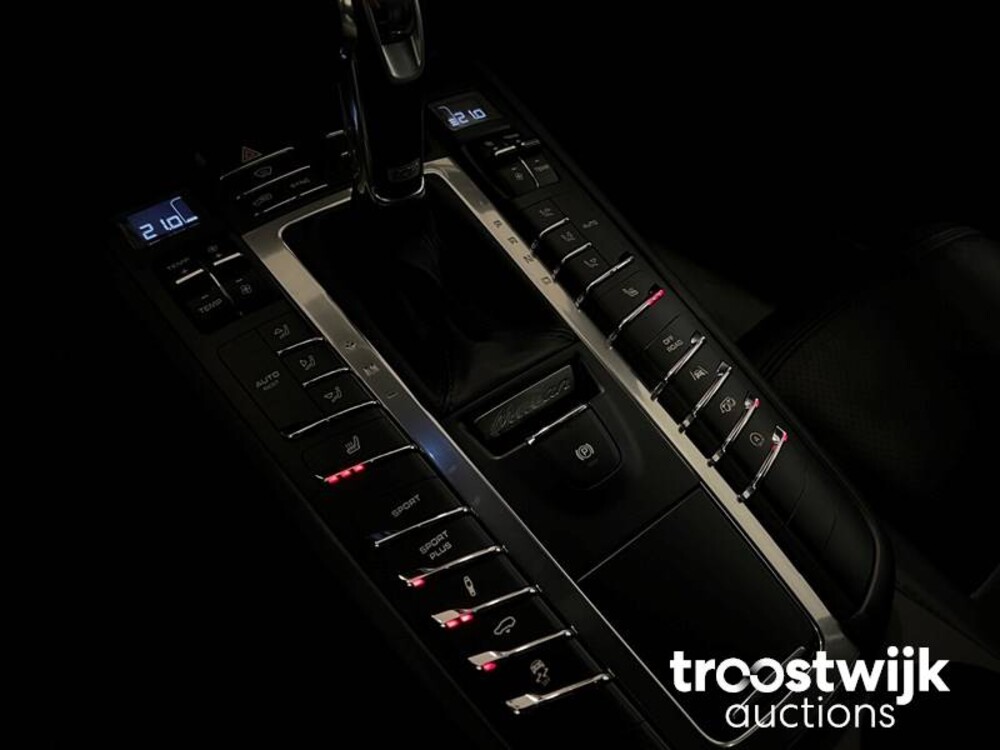 Porsche Macan Turbo 3.6 V6 Auto