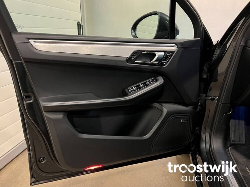 Porsche Macan Turbo 3.6 V6 Auto