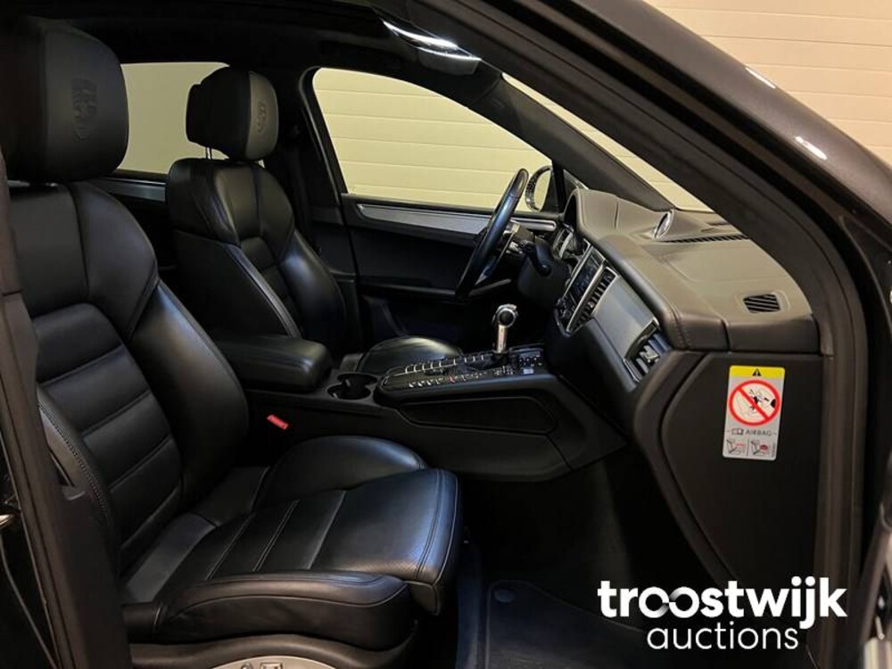 Porsche Macan Turbo 3.6 V6 Auto
