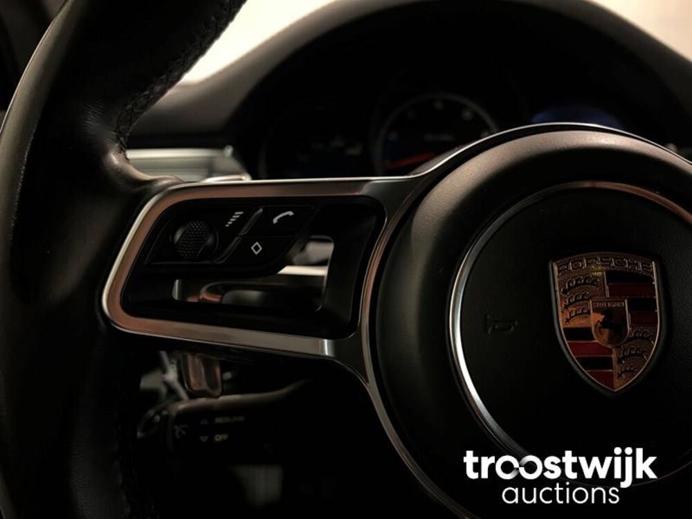 Porsche Macan Turbo 3.6 V6 Auto