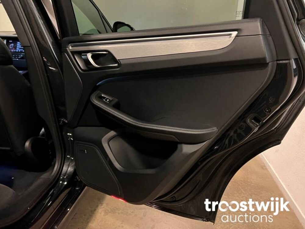 Porsche Macan Turbo 3.6 V6 Auto