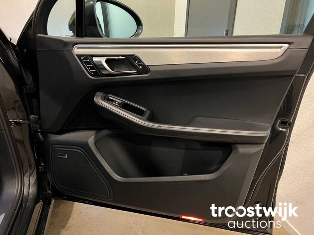 Porsche Macan Turbo 3.6 V6 Auto