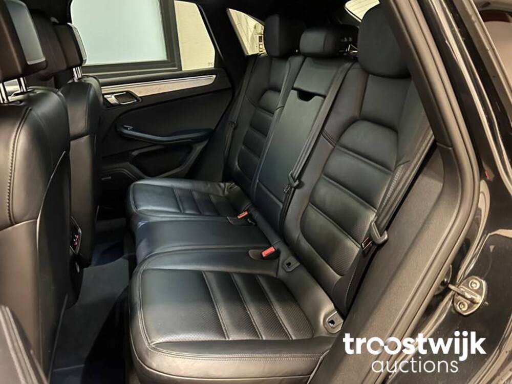 Porsche Macan Turbo 3.6 V6 Auto