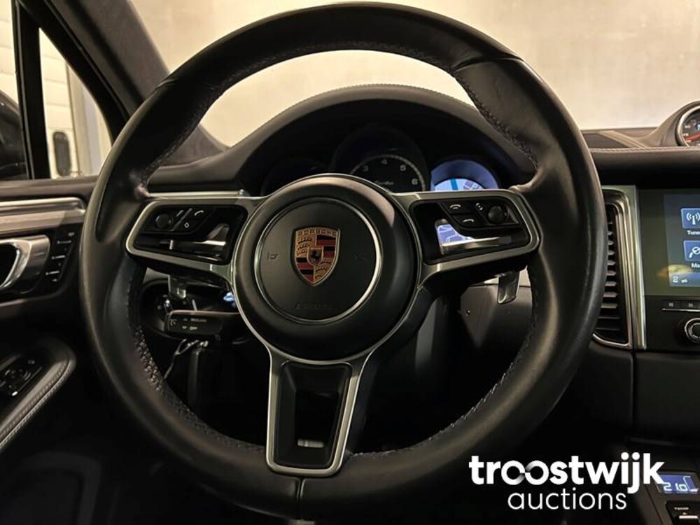 Porsche Macan Turbo 3.6 V6 Auto