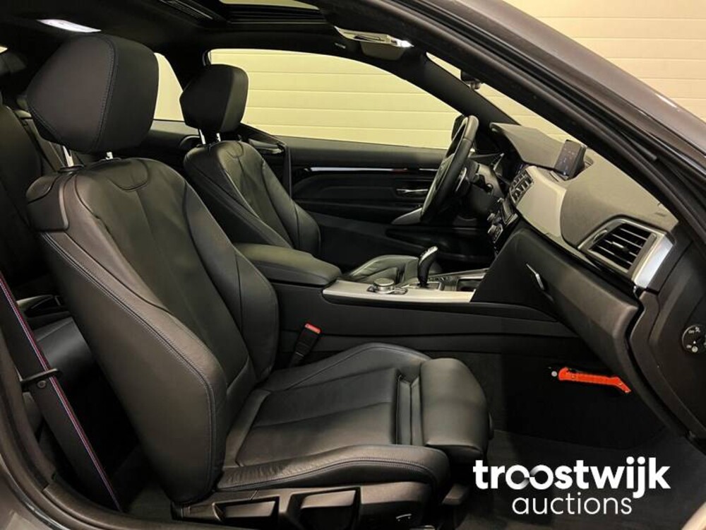 BMW 420i Coupé M-Sport High Executive 4-serie Auto