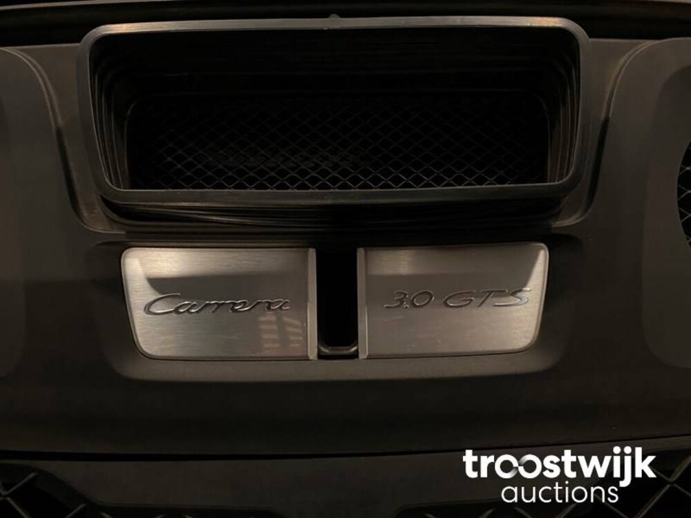 Porsche 911.2 Carrera 4 GTS 3.0 Auto