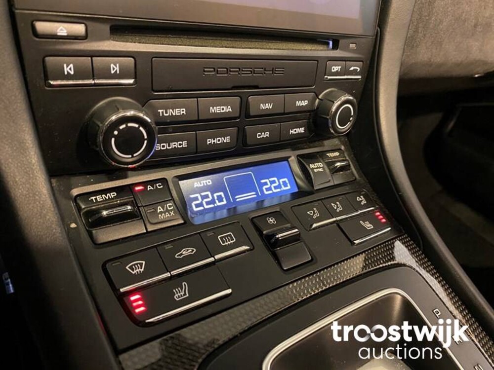 Porsche 911.2 Carrera 4 GTS 3.0 Auto