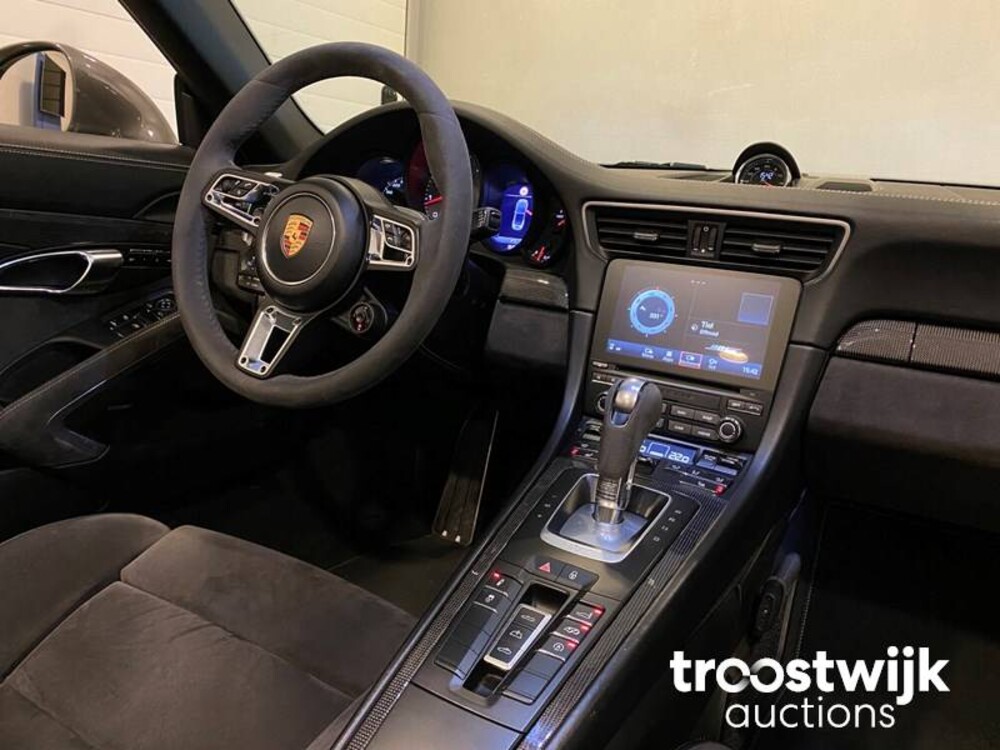 Porsche 911.2 Carrera 4 GTS 3.0 Auto