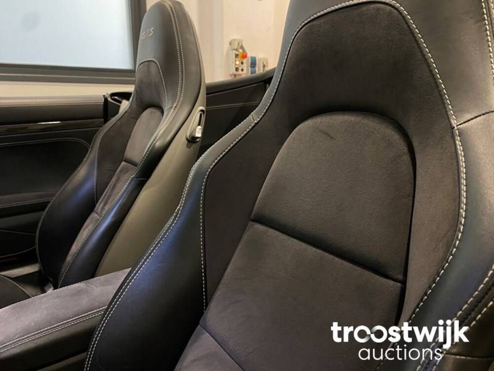 Porsche 911.2 Carrera 4 GTS 3.0 Auto