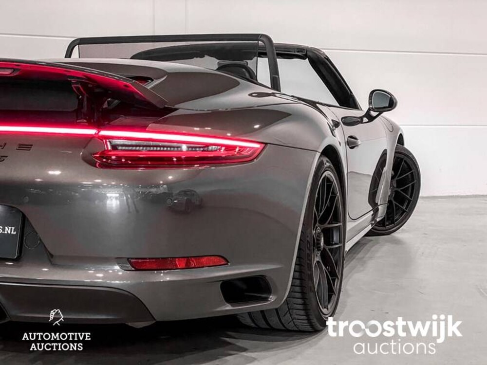 Porsche 911.2 Carrera 4 GTS 3.0 Auto