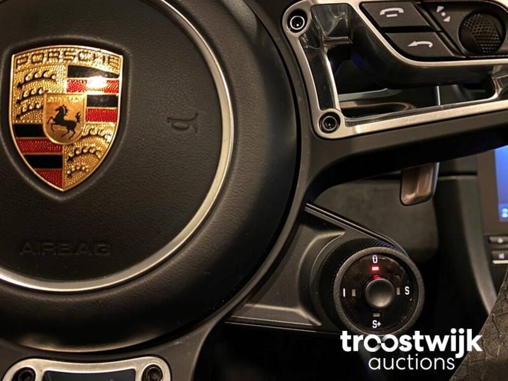 Porsche 911.2 Carrera 4 GTS 3.0 Auto