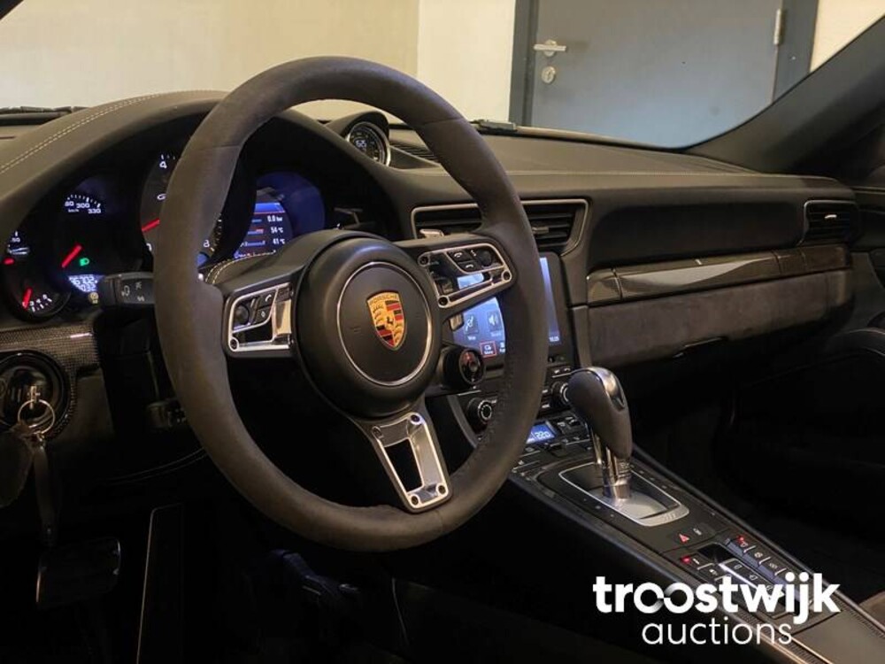 Porsche 911.2 Carrera 4 GTS 3.0 Auto