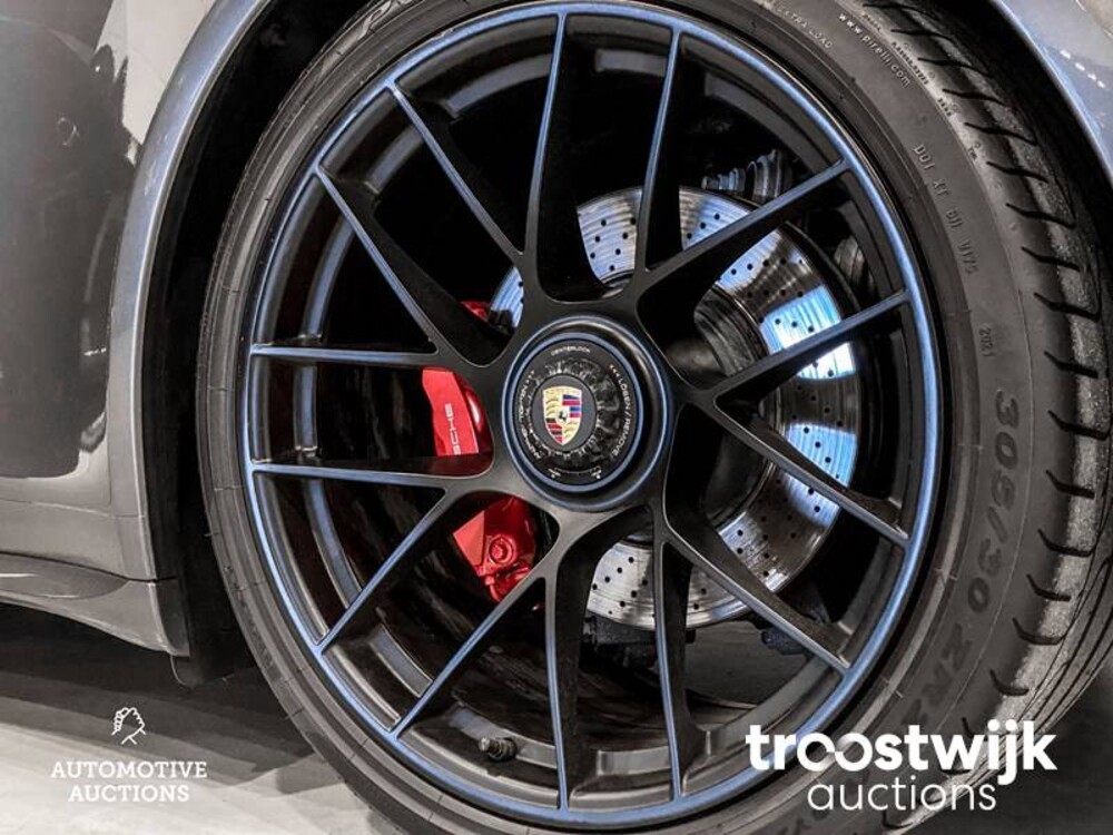 Porsche 911.2 Carrera 4 GTS 3.0 Auto