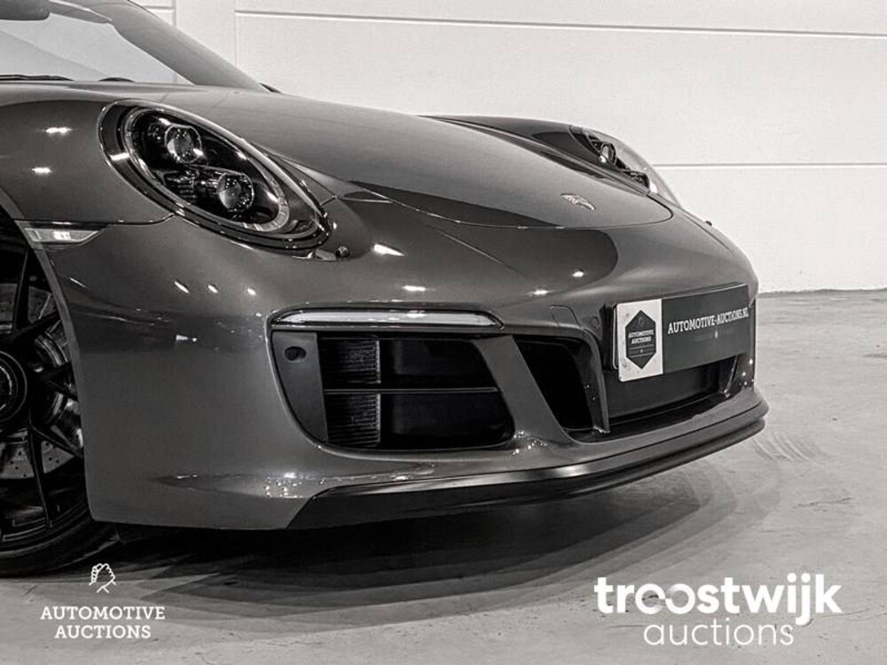 Porsche 911.2 Carrera 4 GTS 3.0 Auto