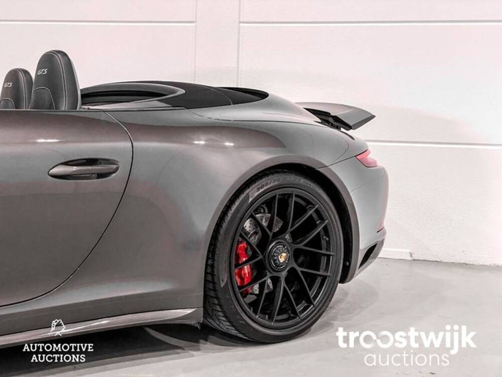 Porsche 911.2 Carrera 4 GTS 3.0 Auto