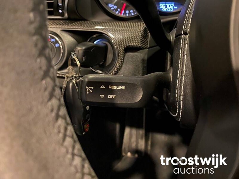 Porsche 911.2 Carrera 4 GTS 3.0 Auto