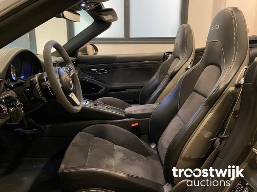 Porsche 911.2 Carrera 4 GTS 3.0 Auto