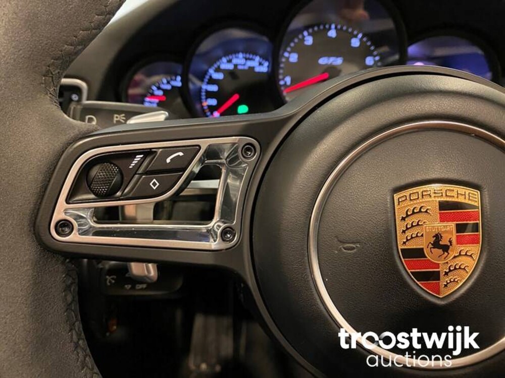 Porsche 911.2 Carrera 4 GTS 3.0 Auto