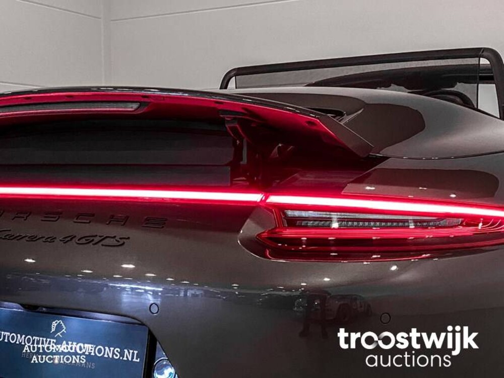 Porsche 911.2 Carrera 4 GTS 3.0 Auto