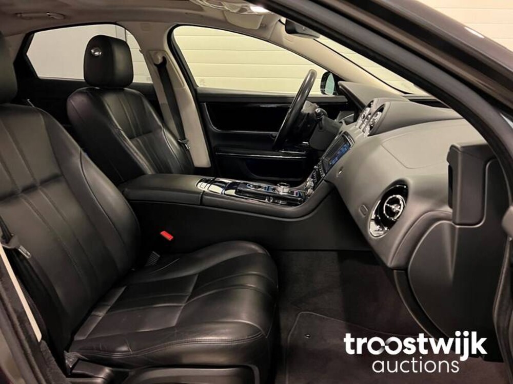 Jaguar XJ Premium Luxury 2.0 Auto