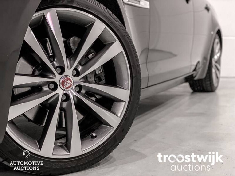 Jaguar XJ Premium Luxury 2.0 Auto