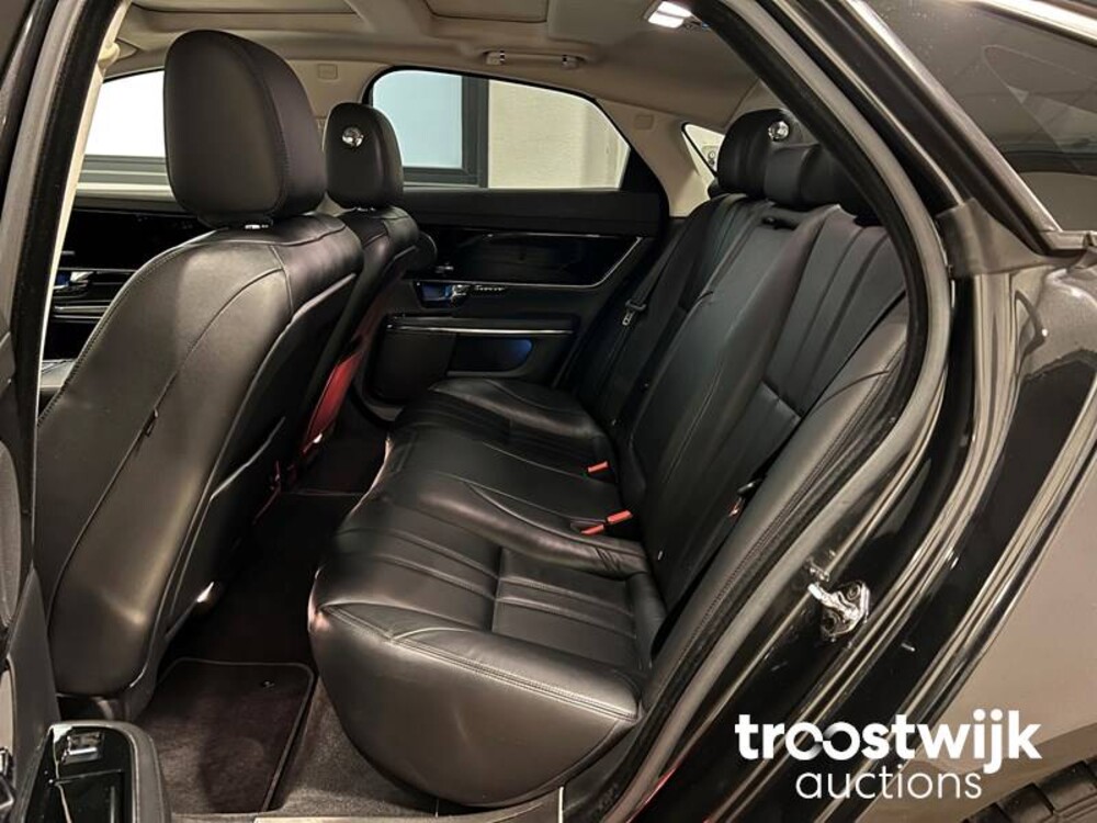 Jaguar XJ Premium Luxury 2.0 Auto