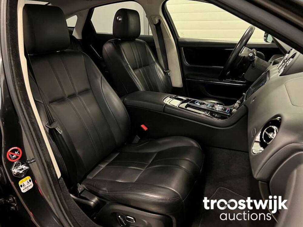 Jaguar XJ Premium Luxury 2.0 Auto