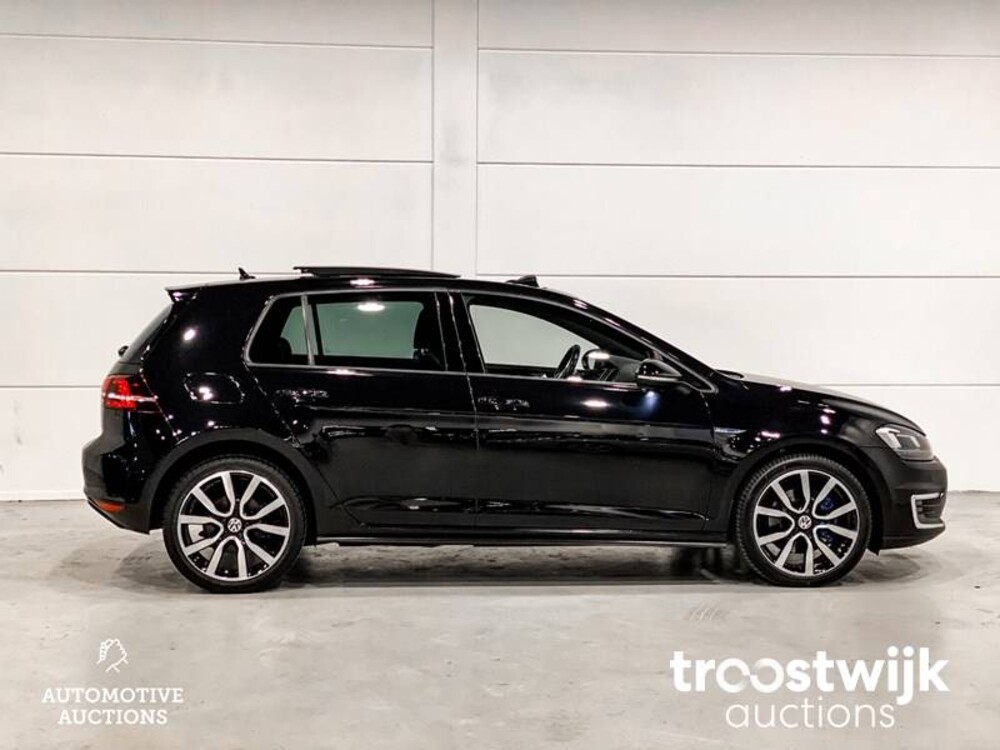 Volkswagen Golf GTE 1.4 TSI Auto