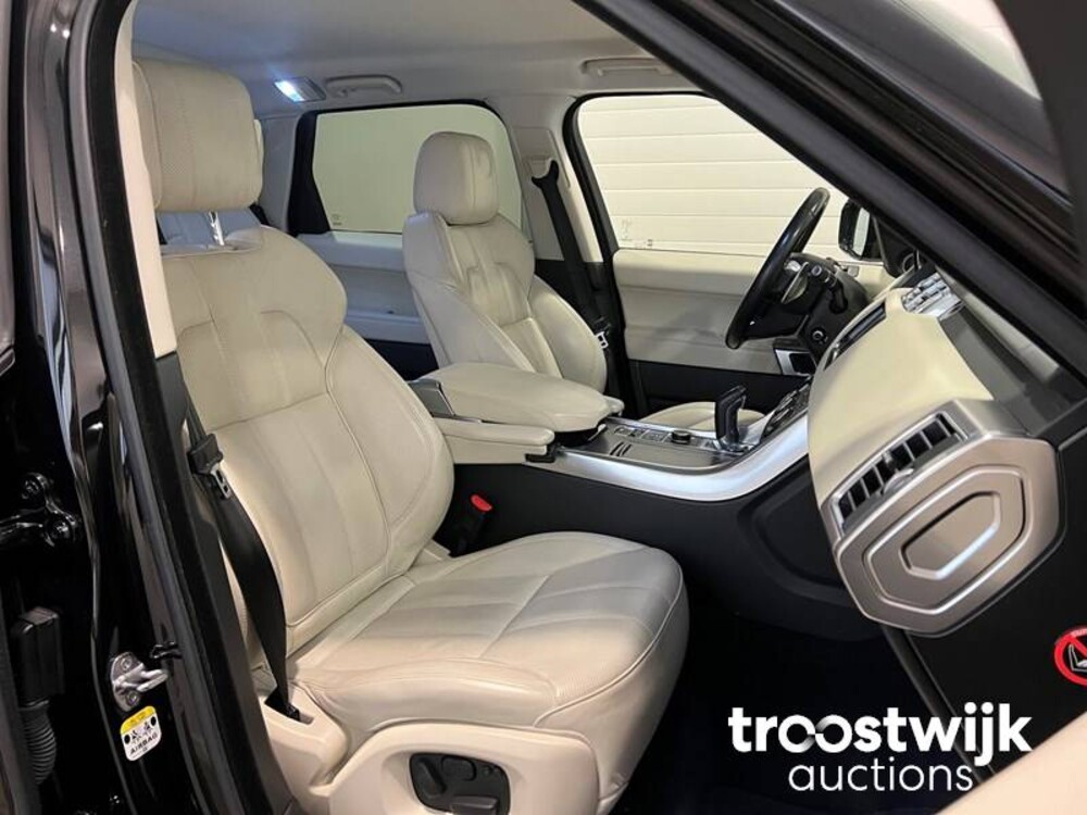 Land Rover Range Rover Sport 3.0 TDV6 HSE Dynamic Auto