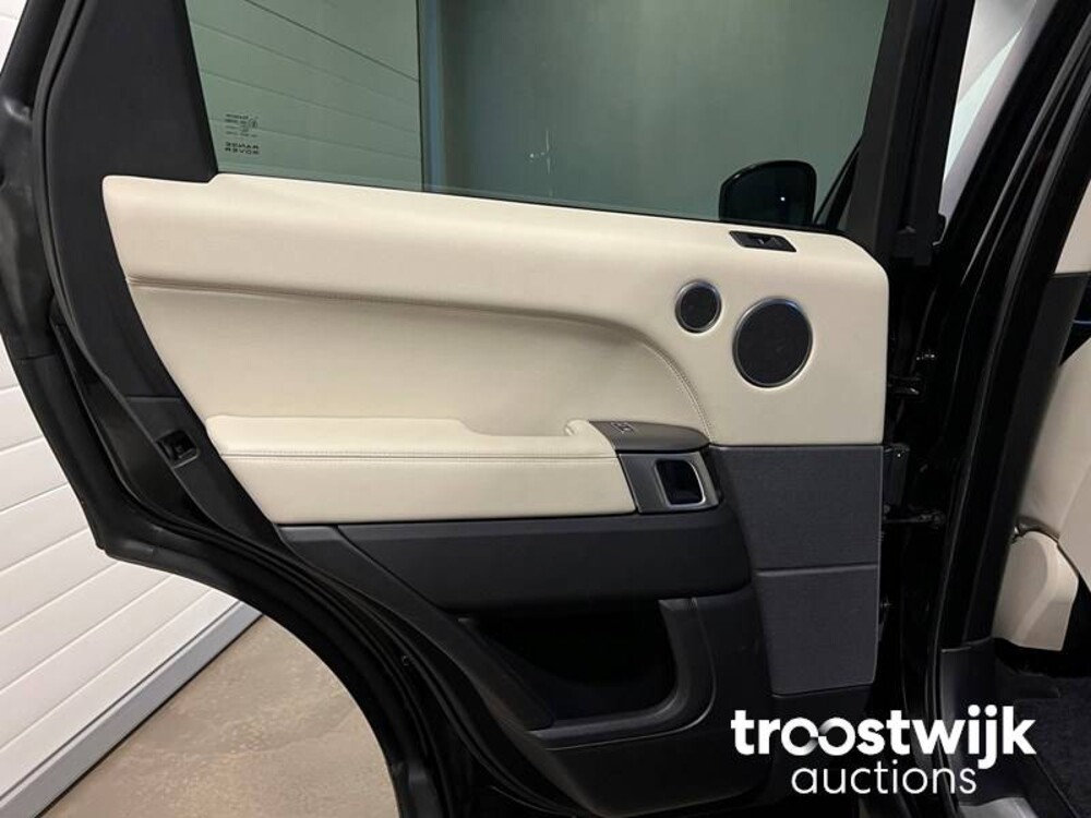 Land Rover Range Rover Sport 3.0 TDV6 HSE Dynamic Auto