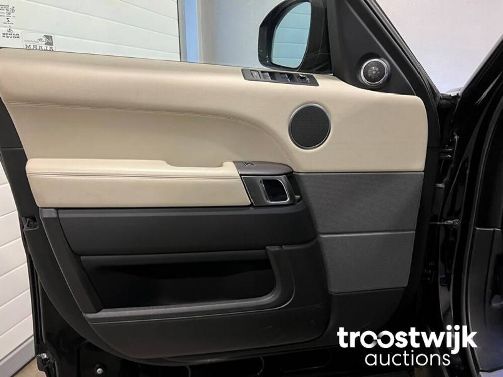 Land Rover Range Rover Sport 3.0 TDV6 HSE Dynamic Auto