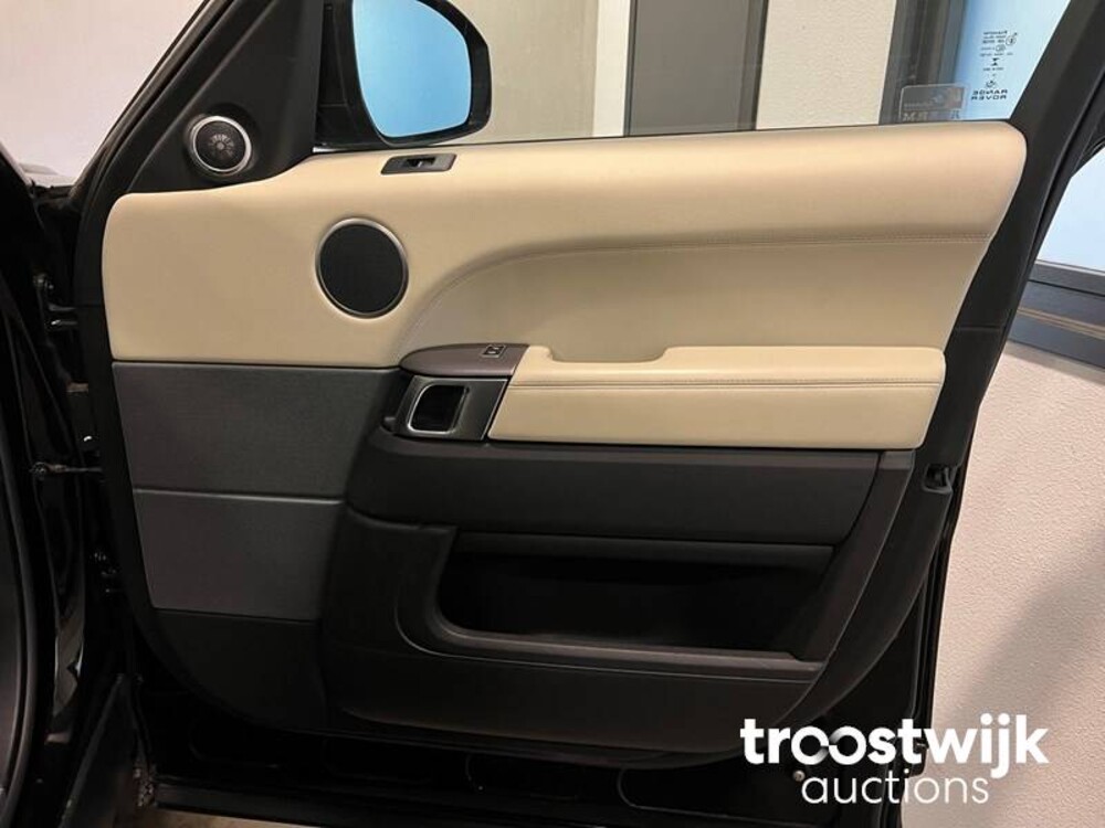 Land Rover Range Rover Sport 3.0 TDV6 HSE Dynamic Auto