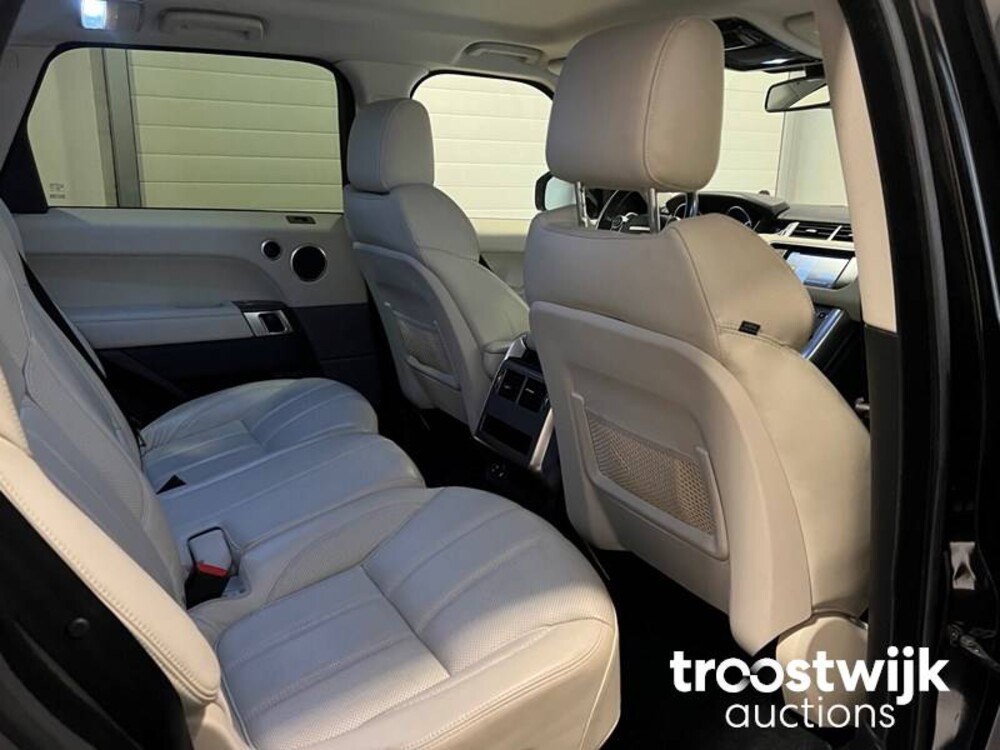 Land Rover Range Rover Sport 3.0 TDV6 HSE Dynamic Auto