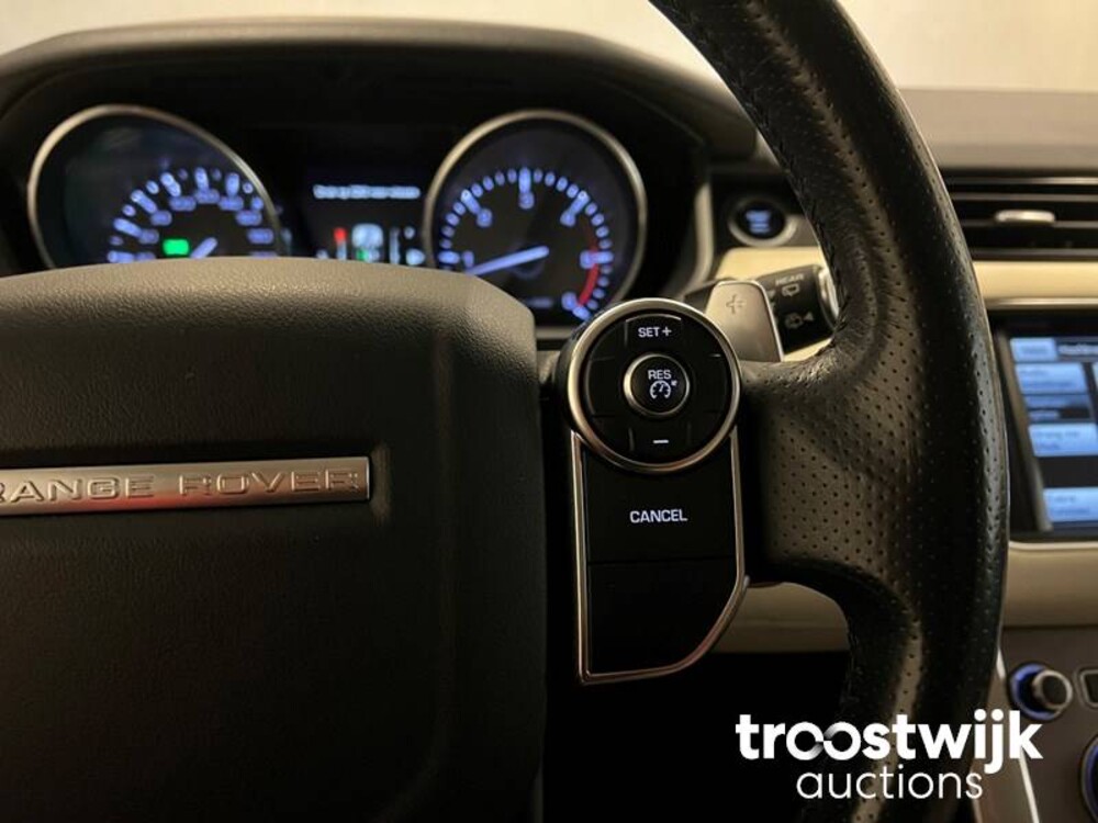 Land Rover Range Rover Sport 3.0 TDV6 HSE Dynamic Auto