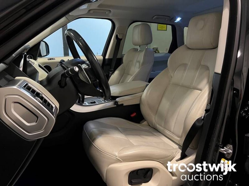 Land Rover Range Rover Sport 3.0 TDV6 HSE Dynamic Auto