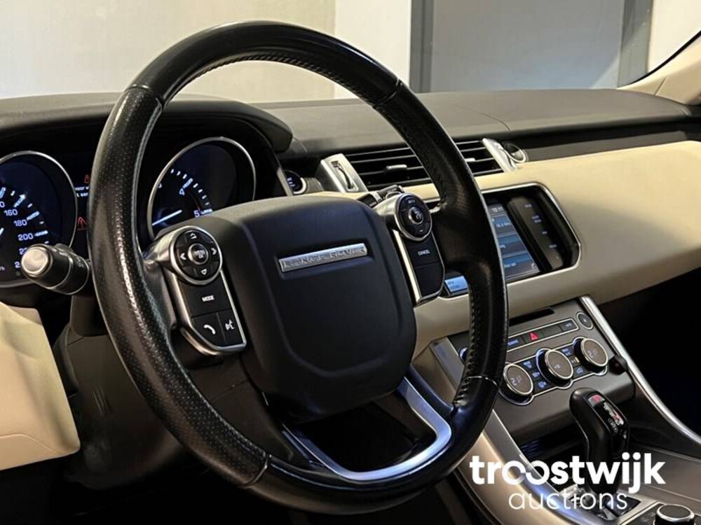 Land Rover Range Rover Sport 3.0 TDV6 HSE Dynamic Auto