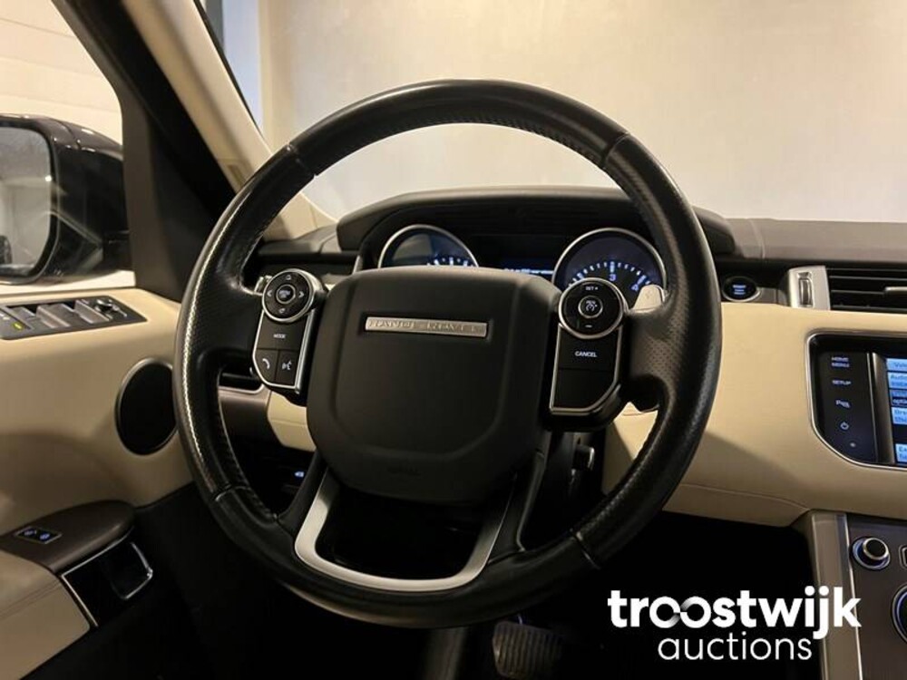 Land Rover Range Rover Sport 3.0 TDV6 HSE Dynamic Auto