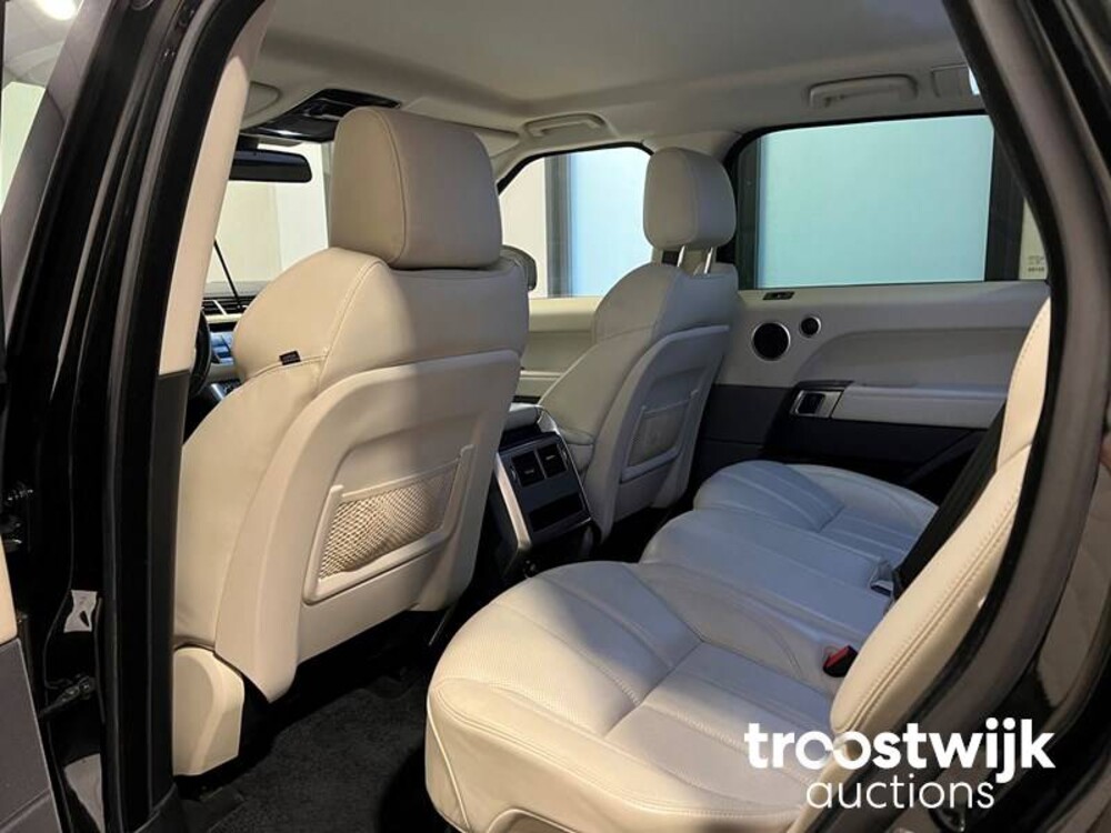 Land Rover Range Rover Sport 3.0 TDV6 HSE Dynamic Auto