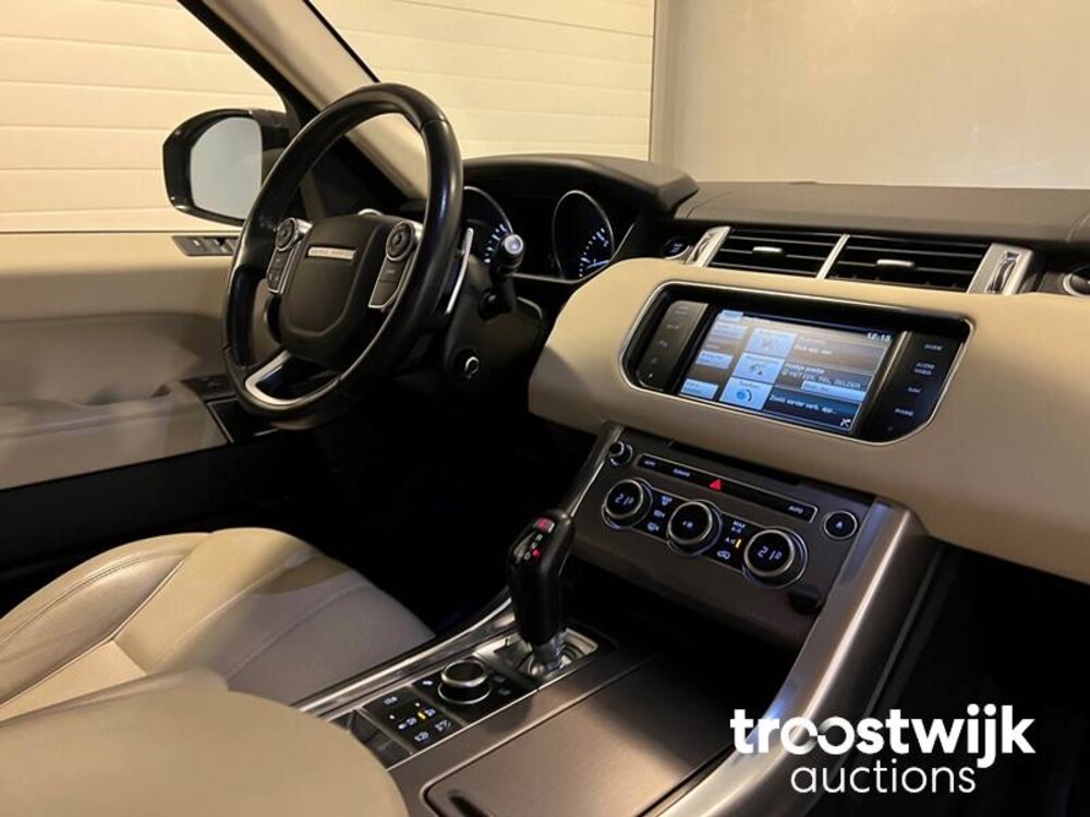 Land Rover Range Rover Sport 3.0 TDV6 HSE Dynamic Auto